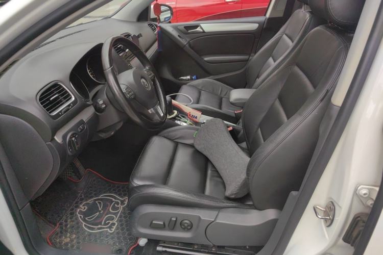 Used Volkswagen Golf 2010 1.4 TSI Automatic Luxury Model Left Front Seat