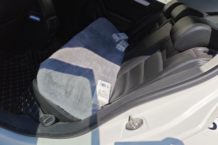 Used Volkswagen Golf 2010 1.4 TSI Automatic Comfort Model Left Rear Seat