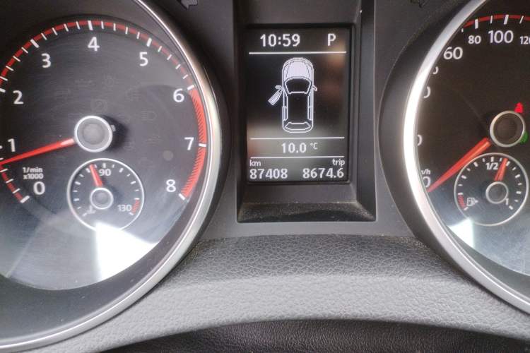 Used Volkswagen Golf 2010 2.0 TSI GTI Odometer Close Up