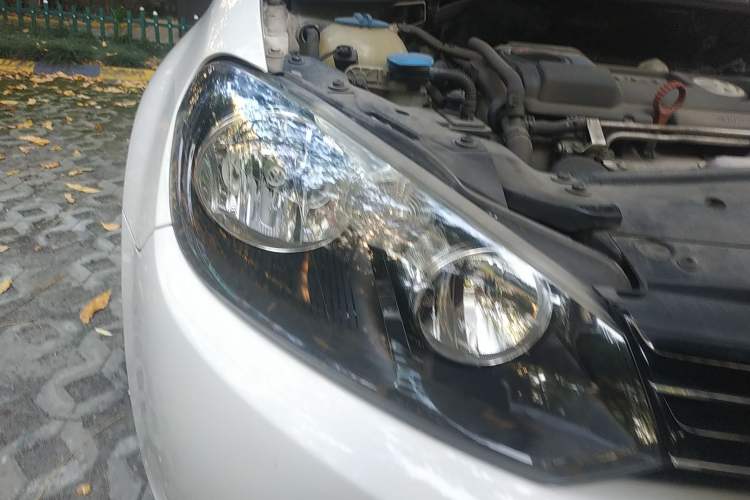 Used Volkswagen Golf 2010 1.4 TSI Automatic Comfort Model Right Front Headlight