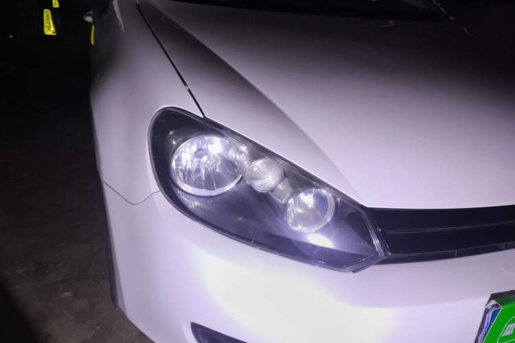 Used Volkswagen Golf 2010 1.4 TSI Automatic Luxury Model Right Front Headlight