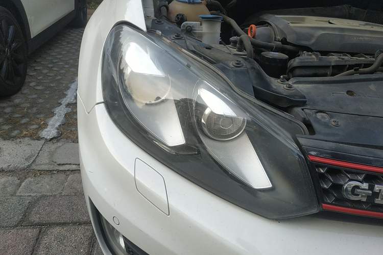 Used Volkswagen Golf 2010 2.0 TSI GTI Right Front Headlight