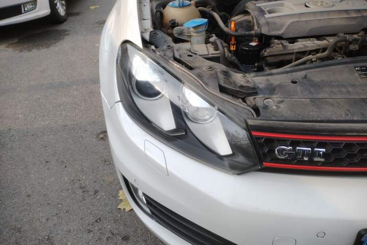 Used Volkswagen Golf 2010 2.0 TSI GTI Right Front Headlight