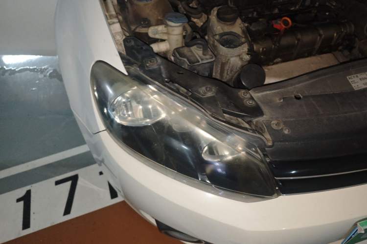 Used Volkswagen Golf 2010 1.6 Automatic Comfort Edition Right Front Headlight