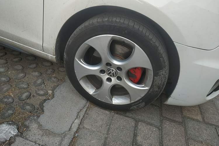 Used Volkswagen Golf 2010 2.0 TSI GTI Right Front Wheel Hub