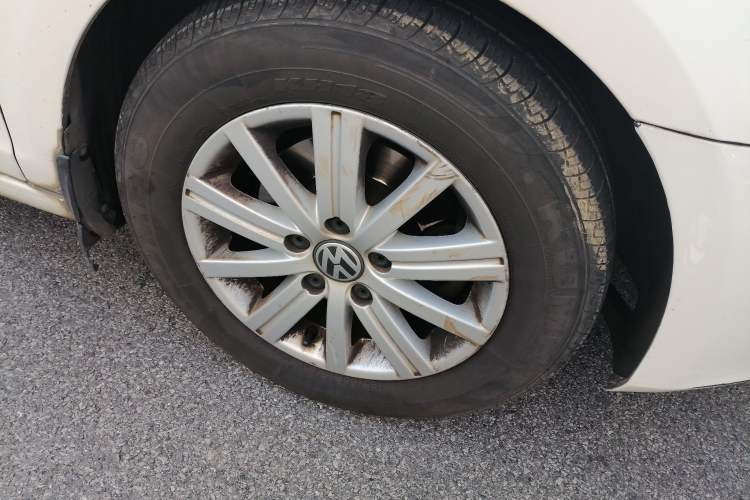 Used Volkswagen Golf 2010 1.6 Automatic Fashion Model Right Front Wheel Hub