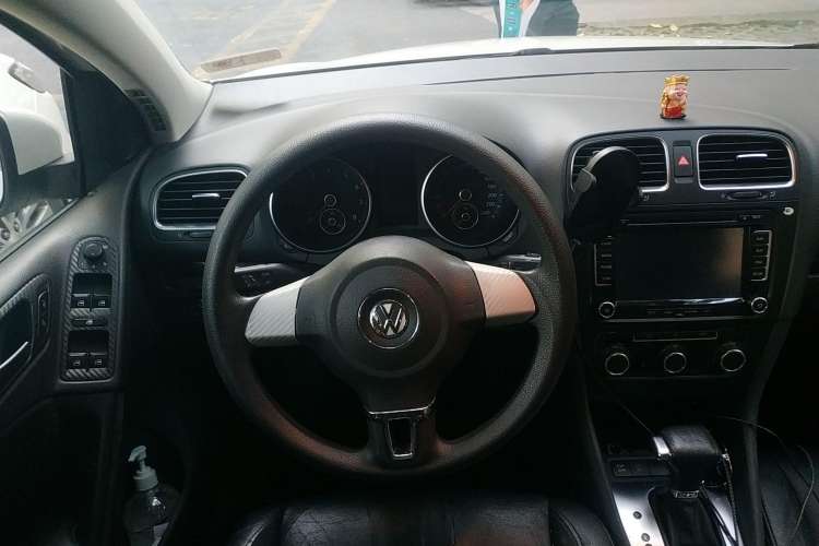 Used Volkswagen Golf 2010 1.4 TSI Automatic Comfort Model Steering Wheel