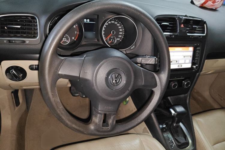 Used Volkswagen Golf 2010 1.4 TSI Automatic Comfort Model Steering Wheel