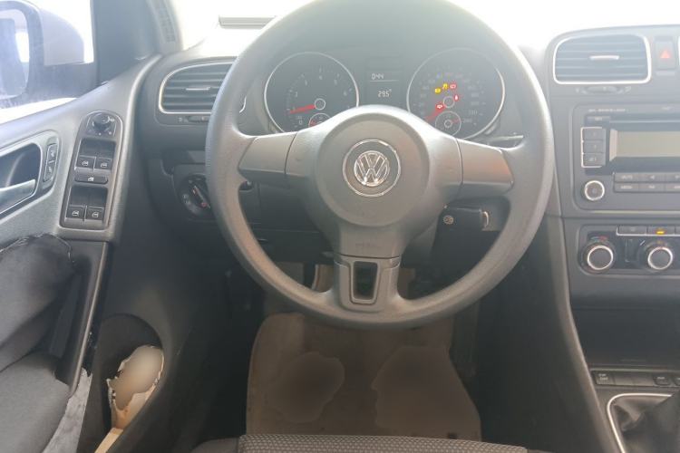 Used Volkswagen Golf 2010 1.6 Manual Comfort Version Steering Wheel