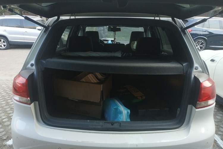 Used Volkswagen Golf 2010 2.0 TSI GTI Trunk