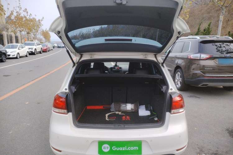 Used Volkswagen Golf 2010 2.0 TSI GTI Trunk