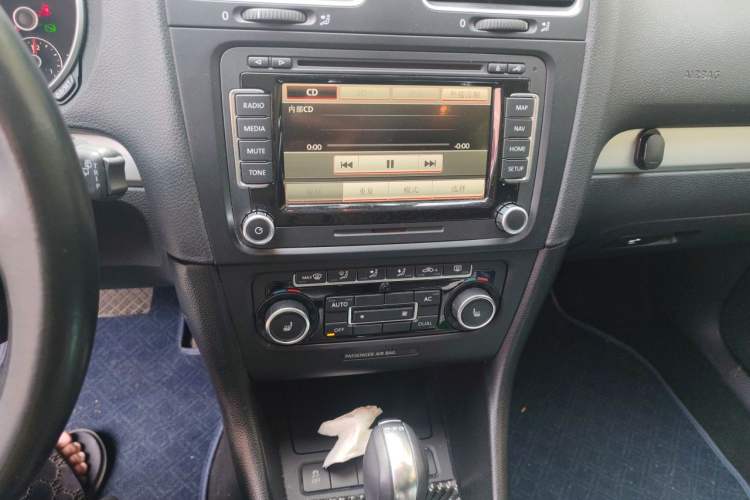 Used Volkswagen Golf 2011 1.4 TSI Luxury Touring Edition Audio And AC Panel