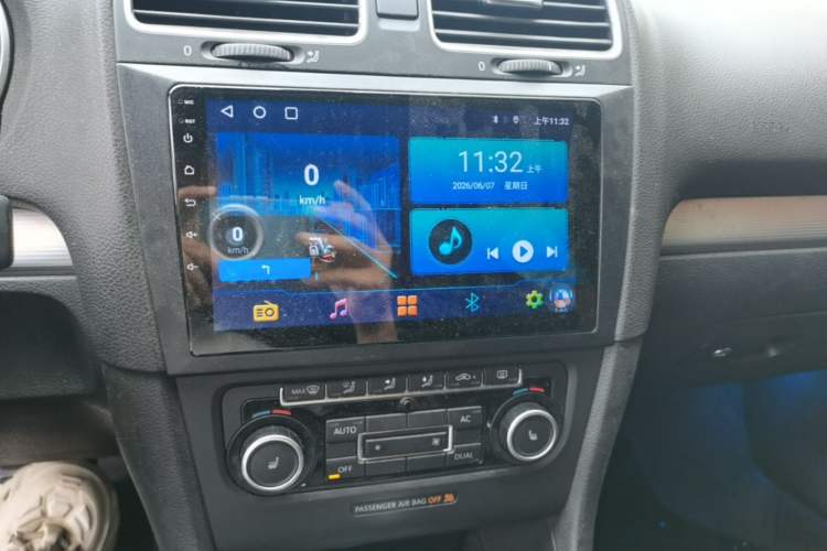 Used Volkswagen Golf 2011 2.0 TSI R Audio And AC Panel
