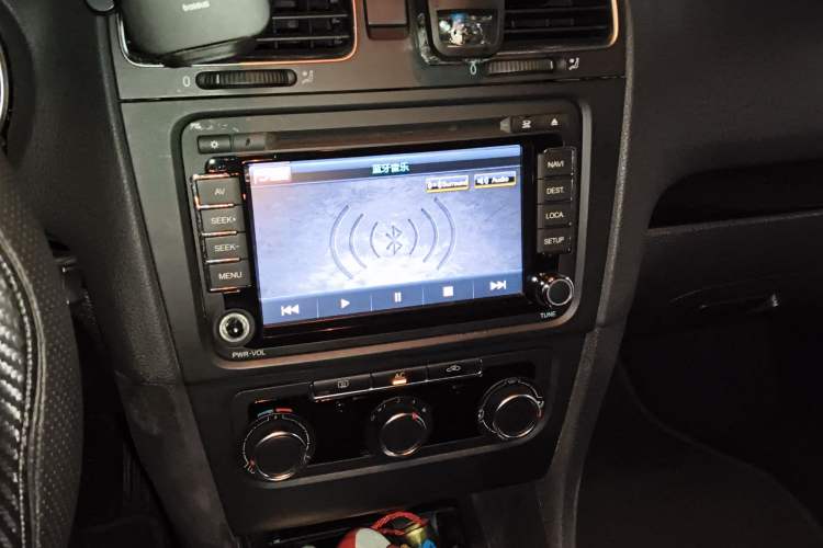 Used Volkswagen Golf 2011 1.4 TSI Automatic Comfort Model Audio And AC Panel