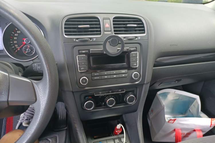 Used Volkswagen Golf 2011 1.4 TSI Automatic Comfort Model Audio And AC Panel