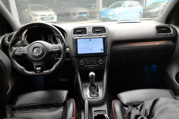 Used Volkswagen Golf 2011 2.0 TSI R Center Console