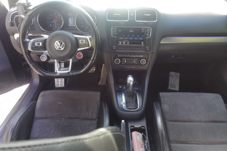 Used Volkswagen Golf 2011 2.0 TSI R Center Console