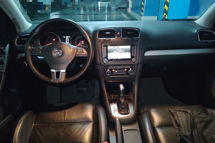 Used Volkswagen Golf 2011 1.4 TSI Automatic Luxury Edition Center Console