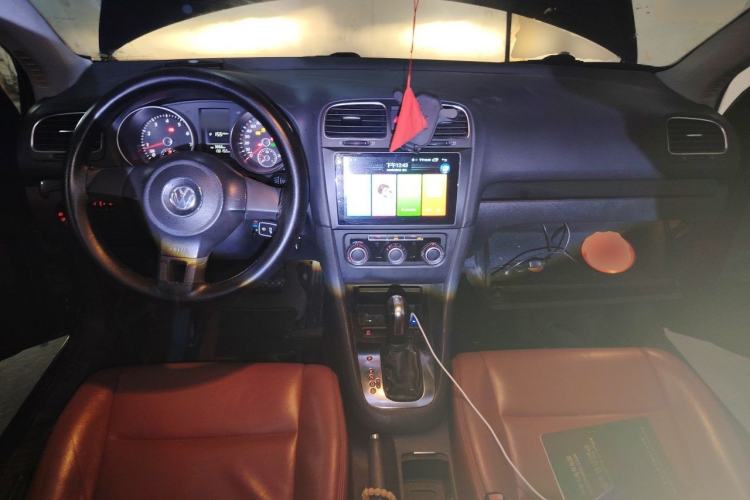 Used Volkswagen Golf 2011 1.4 TSI Automatic Comfort Model Center Console