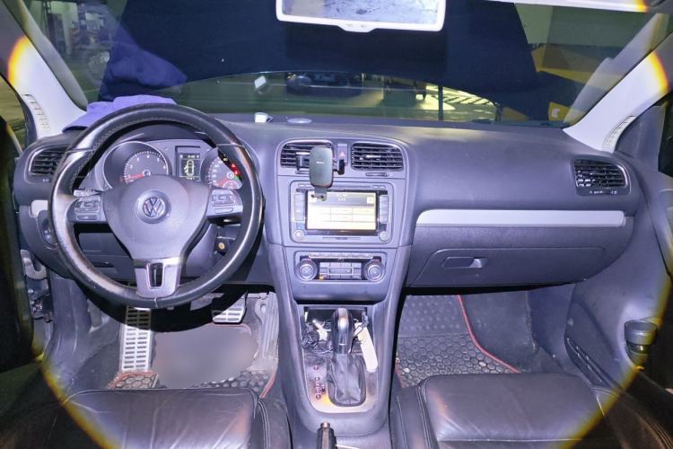 Used Volkswagen Golf 2011 1.4 TSI Automatic Luxury Edition Center Console