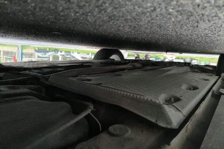 Used Volkswagen Golf 2011 2.0 TSI R Chassis Rear Left