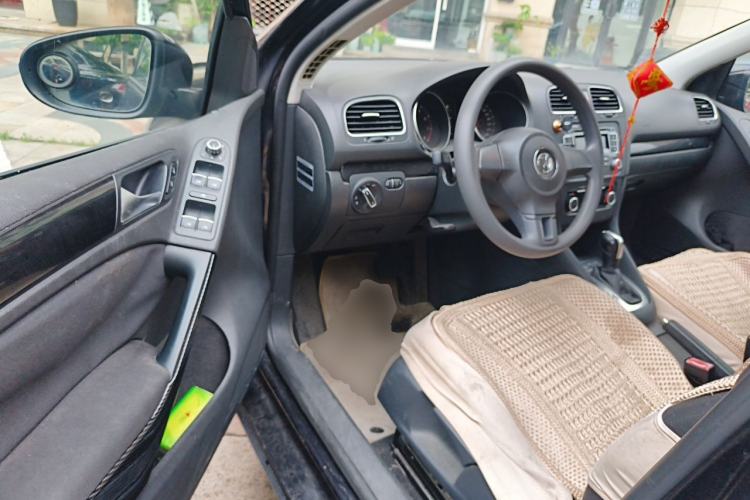Used Volkswagen Golf 2011 1.6L Automatic Comfort Model Driver Seat