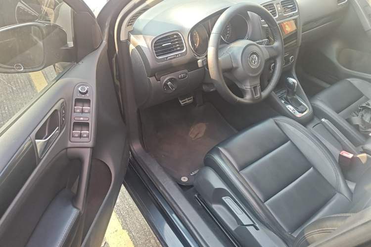 Used Volkswagen Golf 2011 1.6L Automatic Comfort Model Driver Seat