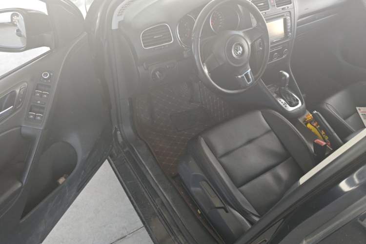 Used Volkswagen Golf 2011 1.4 TSI Automatic Comfort Model Driver Seat