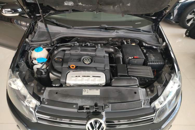 Used Volkswagen Golf 2011 1.4 TSI Comfort Travel Edition Engine Bay