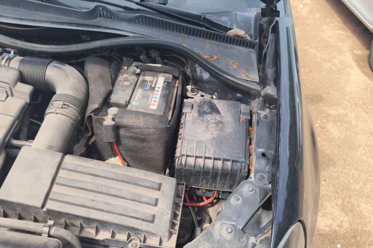 Used Volkswagen Golf 2011 1.4 TSI Comfort Travel Edition Engine Bay Left