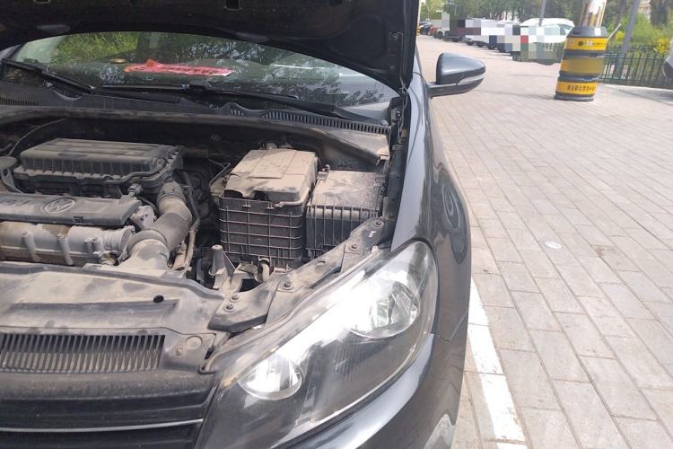Used Volkswagen Golf 2011 1.6 Manual Comfort Model Engine Bay Left