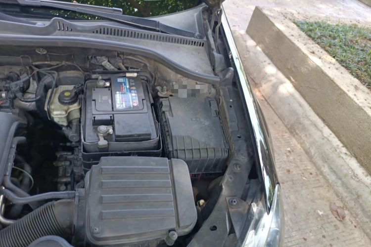 Used Volkswagen Golf 2011 1.4 TSI Automatic Comfort Model Engine Bay Left