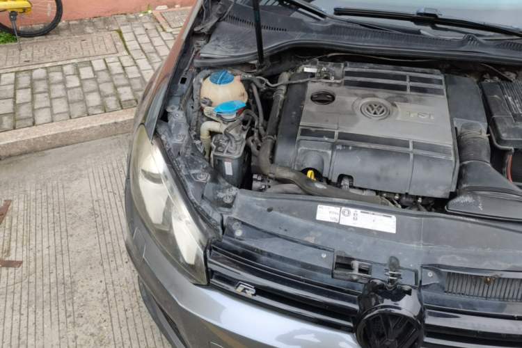 Used Volkswagen Golf 2011 2.0 TSI R Engine Bay Right