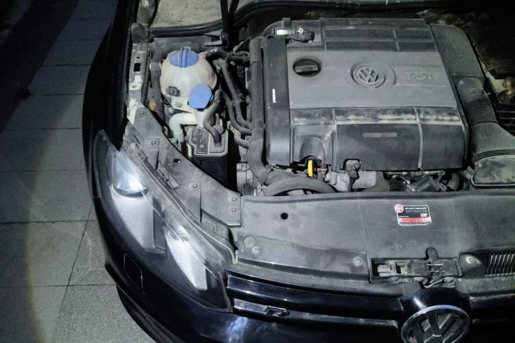 Used Volkswagen Golf 2011 2.0 TSI R Engine Bay Right