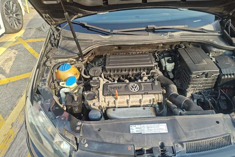 Used Volkswagen Golf 2011 1.6L Automatic Comfort Model Engine Bay Right