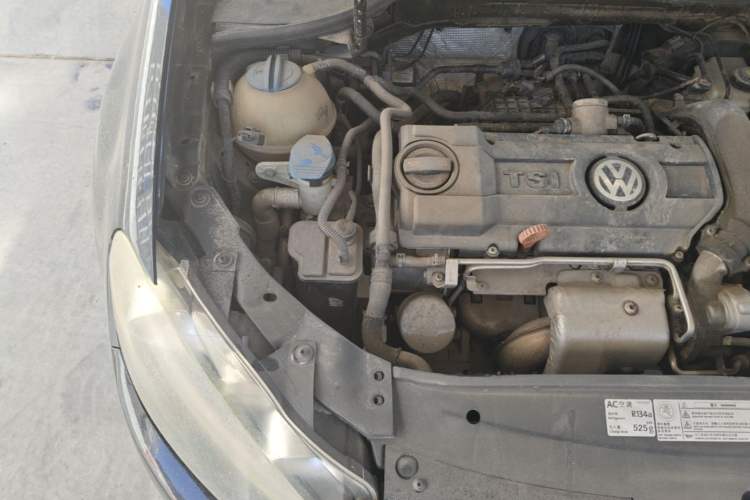 Used Volkswagen Golf 2011 1.4 TSI Automatic Comfort Model Engine Bay Right