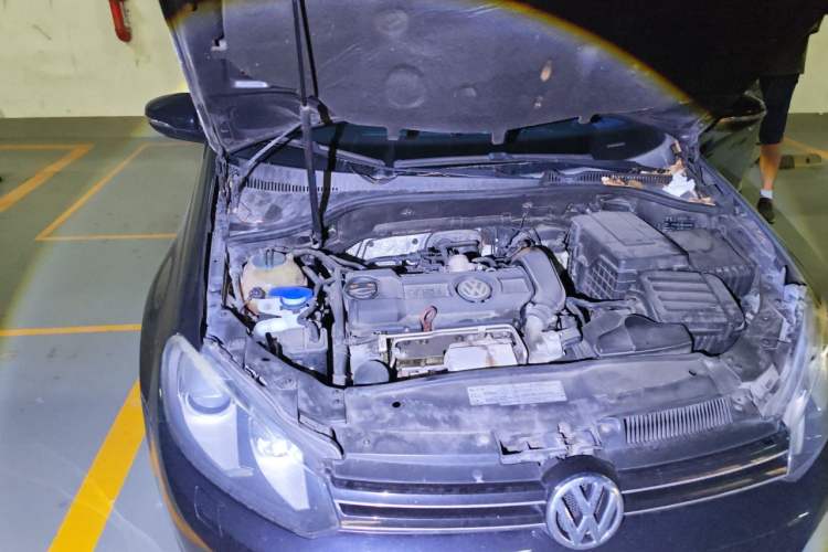 Used Volkswagen Golf 2011 1.4 TSI Automatic Luxury Edition Engine Bay Right