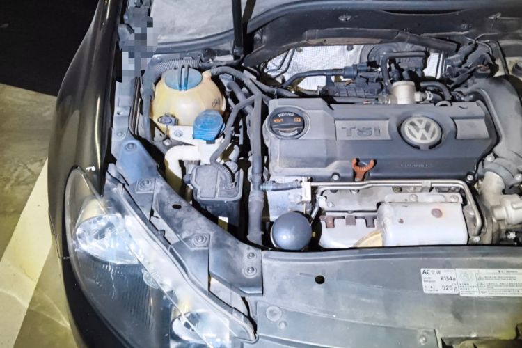 Used Volkswagen Golf 2011 1.4 TSI Automatic Comfort Model Engine Bay Right