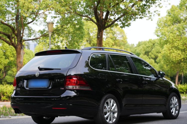 Used Volkswagen Golf 2011 1.4 TSI Luxury Touring Edition Exterior 3