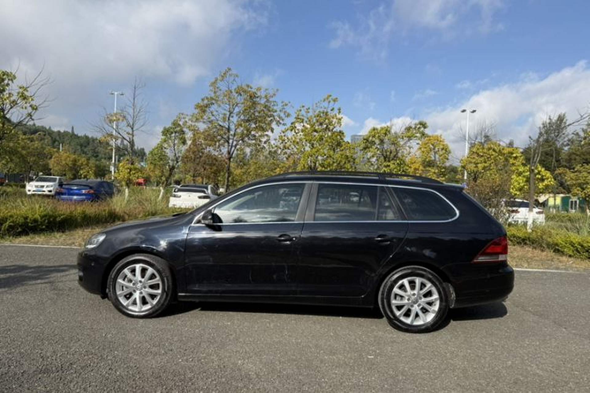 Used Volkswagen Golf 2011 1.4 TSI Luxury Touring Edition Exterior 5