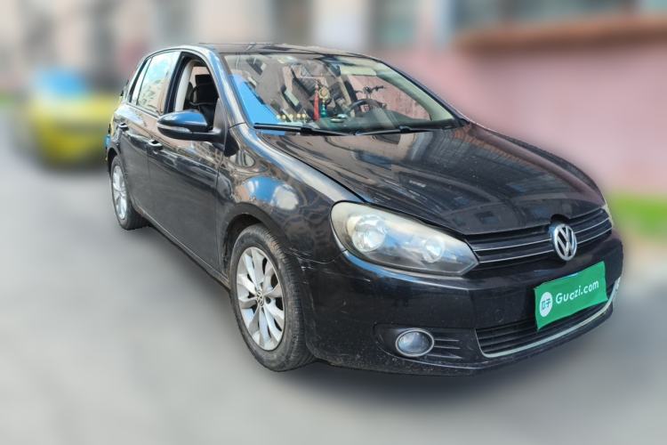Used Volkswagen Golf 2011 1.6 Manual Comfort Model Front Right 45 Deg
