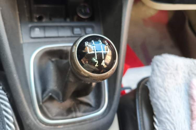 Used Volkswagen Golf 2011 1.6 Manual Comfort Model Gear Lever