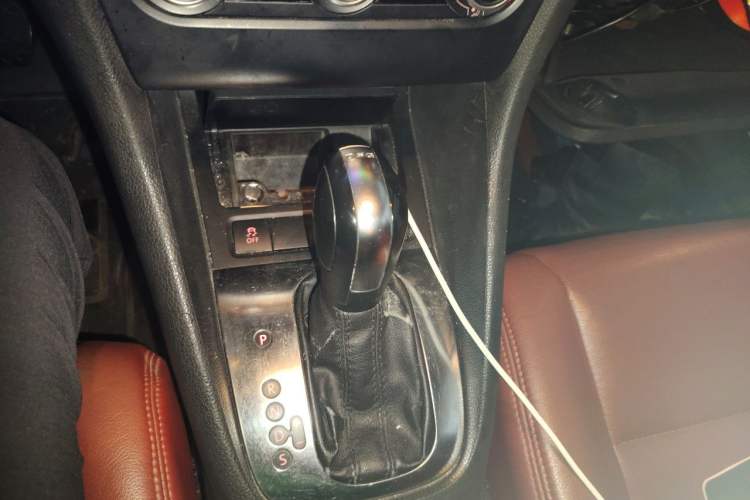 Used Volkswagen Golf 2011 1.4 TSI Automatic Comfort Model Gear Lever