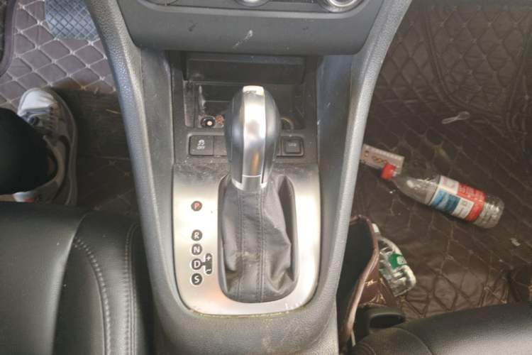 Used Volkswagen Golf 2011 1.4 TSI Automatic Comfort Model Gear Lever