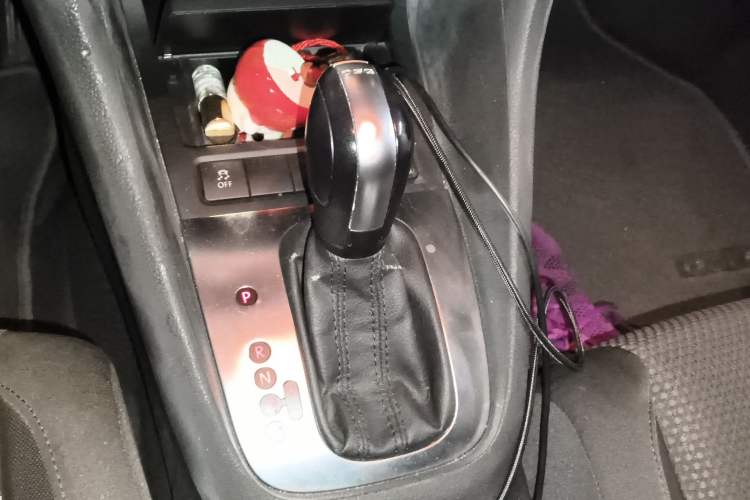 Used Volkswagen Golf 2011 1.4 TSI Automatic Comfort Model Gear Lever