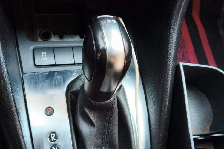 Used Volkswagen Golf 2011 1.4 TSI Automatic Comfort Model Gear Lever