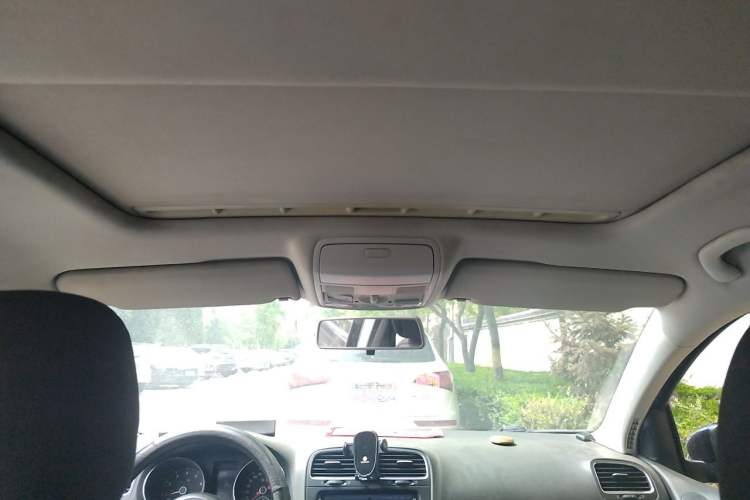 Used Volkswagen Golf 2011 1.6 Manual Comfort Model Headliner