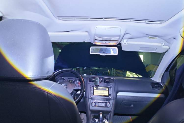 Used Volkswagen Golf 2011 1.4 TSI Automatic Luxury Edition Headliner