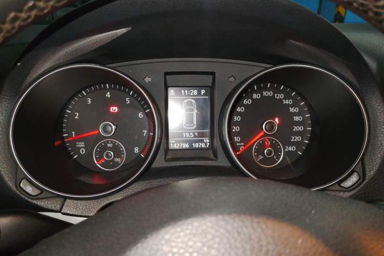 Used Volkswagen Golf 2011 1.4 TSI Automatic Luxury Edition Instrument Cluster