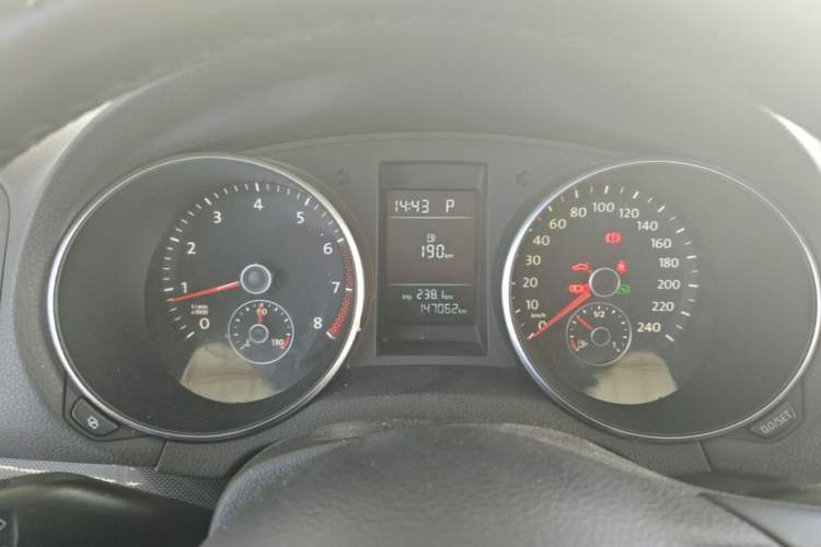 Used Volkswagen Golf 2011 1.4 TSI Automatic Comfort Model Instrument Cluster